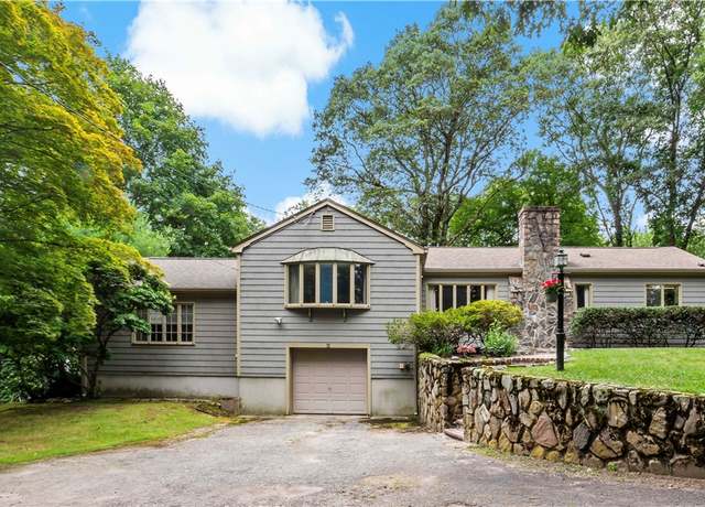 Property at 3 Paine Rd, Cumberland, RI 02864, 3 beds, 2.5 baths