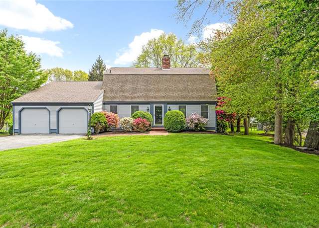 Property at 40 Wood Ave, Narragansett, RI 02882, 3 beds, 2.5 baths