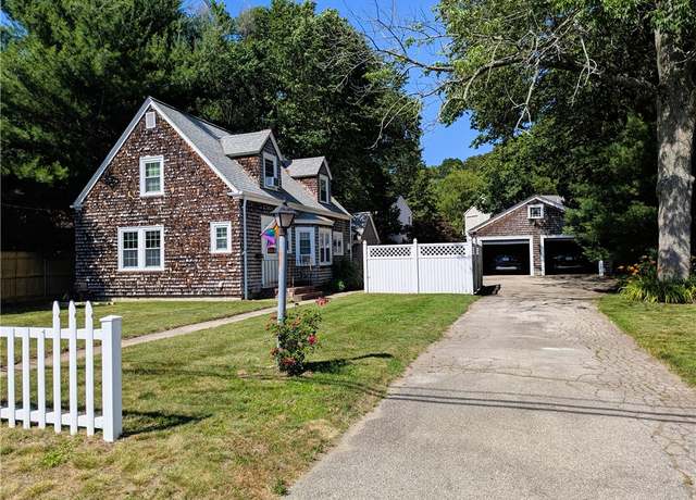 Property at 125 Roger Williams, East Providence, RI 02916, 3 beds, 1.5 baths