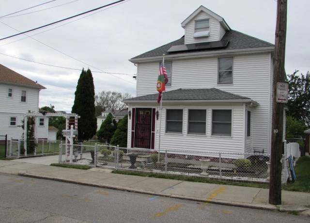 Property at 77 Seventh St, East Providence, RI 02914, 4 beds, 3 baths