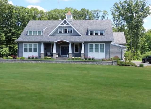 Property at 11 Patricia Dr, Seekonk, MA 02771, 3 beds, 2.5 baths