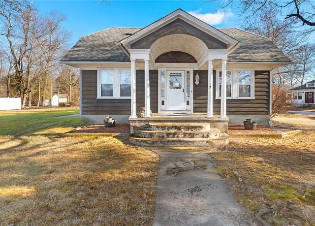 Property at 133 New London Ave, Warwick, RI 02886, 2 beds, 1 bath