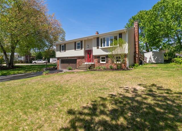 Property at 2 Betsy Williams Ct, Johnston, RI 02919, 3 beds, 2.5 baths