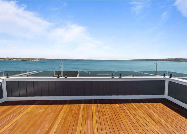 Property at 386 Park Ave, Portsmouth, RI 02871, 4 beds, 5 baths