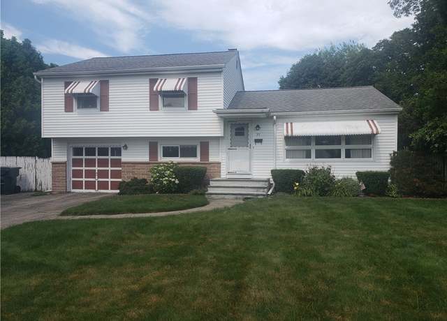 Property at 35 Village Cir, Warwick, RI 02888, 3 beds, 1.5 baths
