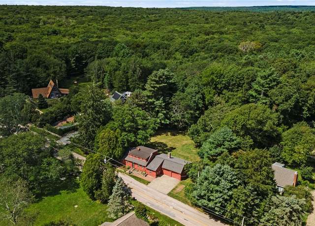 Property at 1289 South Rd, East Greenwich, RI 02818, 3 beds, 2 baths