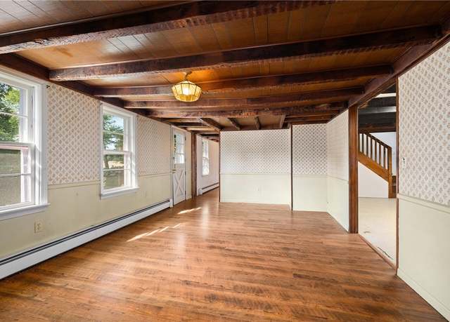 Property at 1289 South Rd, East Greenwich, RI 02818, 3 beds, 2 baths