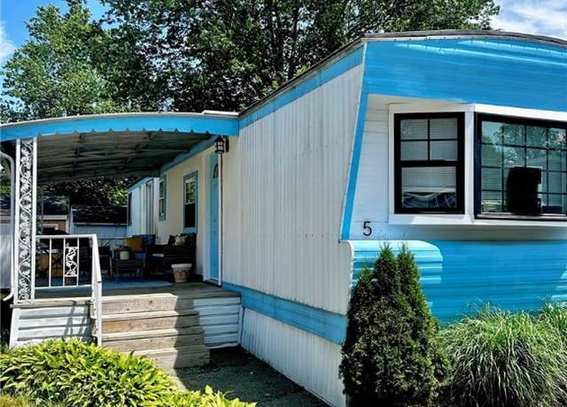 Property at 5 Lane Three Ave, Coventry, RI 02816, 1 bed, 1 bath