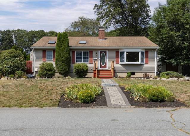 Property at 51 Tomahawk Ct, Warwick, RI 02886, 3 beds, 1.5 baths