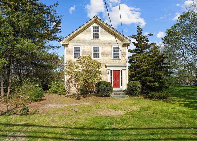 Property at 1667 East Main Rd, Portsmouth, RI 02871, 4 beds, 1 bath