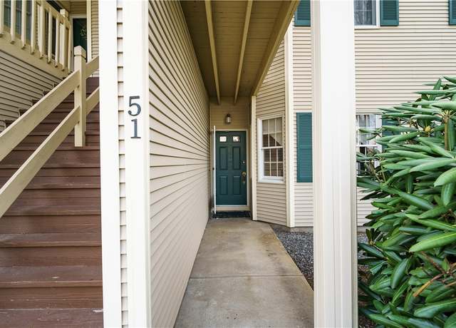 Property at 51 Scenic Dr, West Warwick, RI 02893, 2 beds, 2 baths