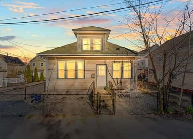Property at 18 Crowninshield St, Providence, RI 02909, 4 beds, 3.5 baths