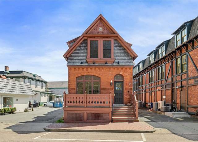 Property at 3 Memorial Blvd, Newport, RI 02840, 2 baths