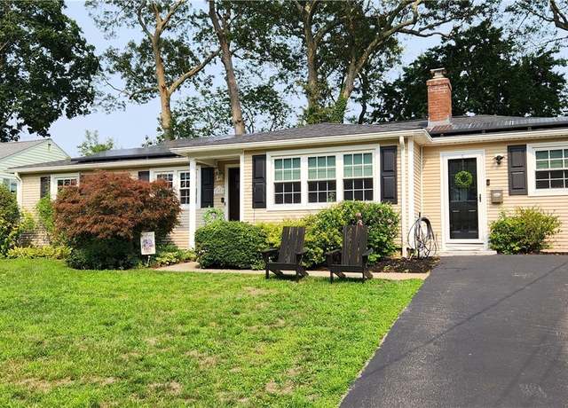 Property at 190 Capron Farm Dr, Warwick, RI 02886, 3 beds, 2 baths