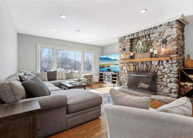 Property at 285 Pendar Rd, North Kingstown, RI 02852, 4 beds, 3 baths