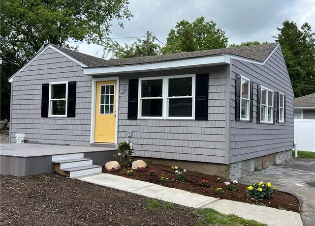 Property at 291 Shore Rd Unit B, Westerly, RI 02891, 2 beds, 1 bath