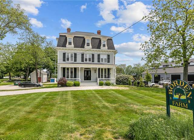 Property at 2951 East Main Rd #2, Portsmouth, RI 02871, 1 bed, 1 bath