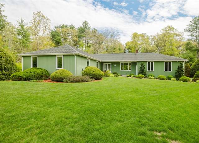 Property at 21 Hickory Ridge Rd, Rehoboth, MA 02769, 4 beds, 2.5 baths