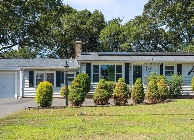 Property at 110 Wethersfield Dr, Warwick, RI 02886, 4 beds, 3.5 baths