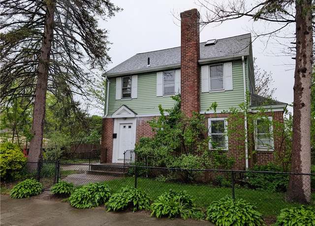 Property at 33 Zella St, Providence, RI 02908, 3 beds, 1 bath