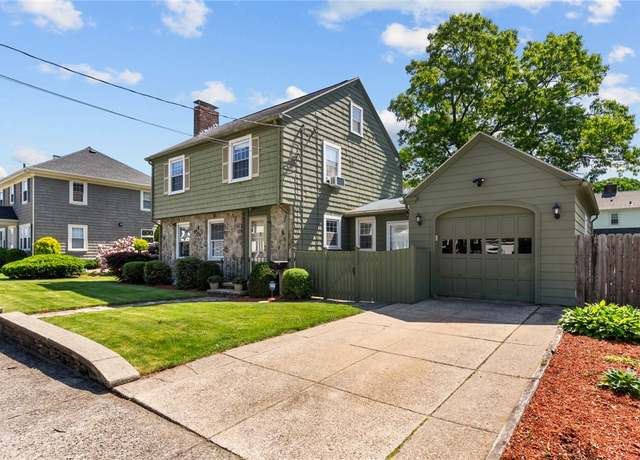 Property at 44 Felsmere Ave, Pawtucket, RI 02861, 3 beds, 1.5 baths
