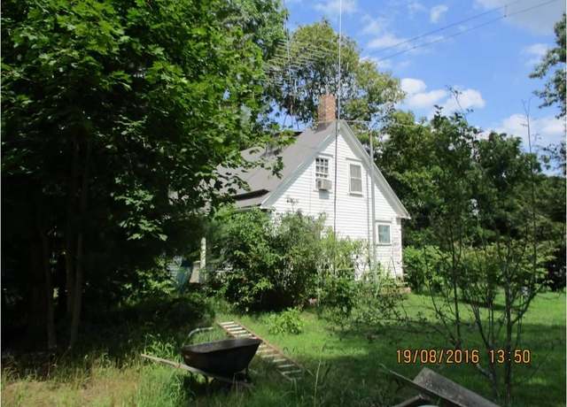 Property at 17 Jurczyk Ct, Coventry, RI 02816, 3 beds, 1 bath