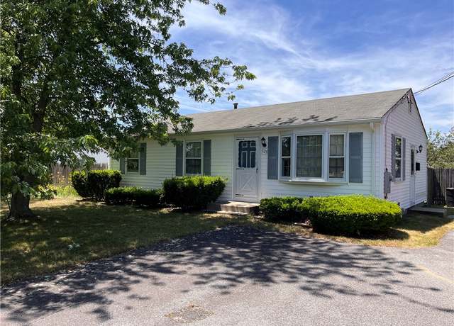 Property at 125 Monticello Rd, Pawtucket, RI 02861, 3 beds, 1 bath
