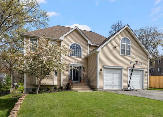 Property at 36 Old Hickory Dr, Cumberland, RI 02864, 3 beds, 2.5 baths
