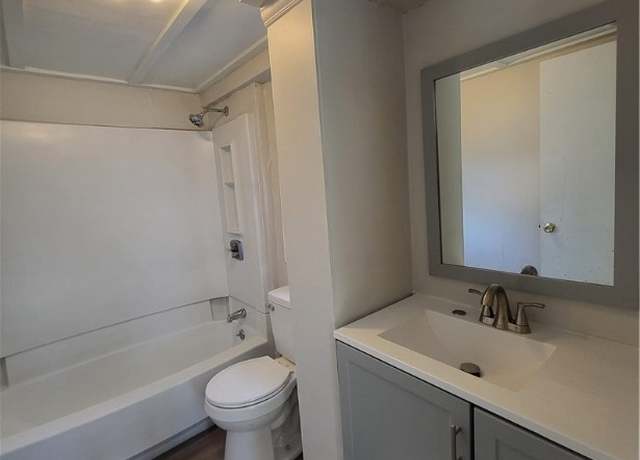 Property at 61 Fuller St, Warwick, RI 02889, 7 beds, 3 baths
