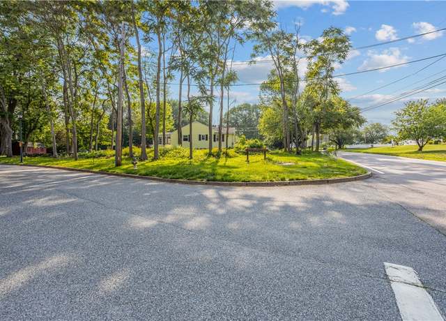 Property at 192 Schoolhouse Rd, Warren, RI 02885
