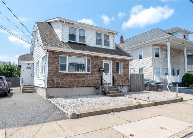 Property at 1352 Newport Ave, Pawtucket, RI 02861, 3 beds, 2 baths