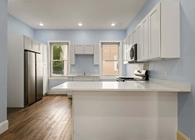 Property at 138 Jewett St, Providence, RI 02908, 8 beds, 3 baths