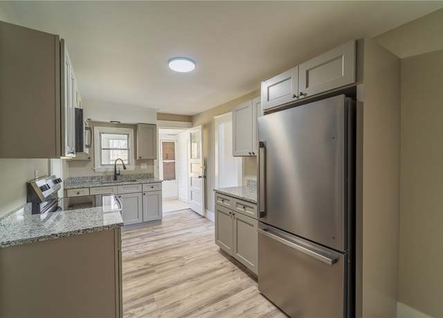 Property at 40 Lima St, Warwick, RI 02889, 3 beds, 1 bath