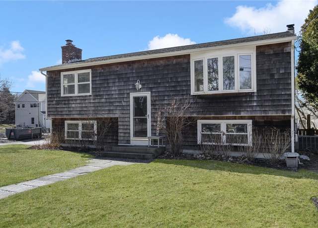 Property at 383 Davit Ave, Jamestown, RI 02835, 2 beds, 2 baths