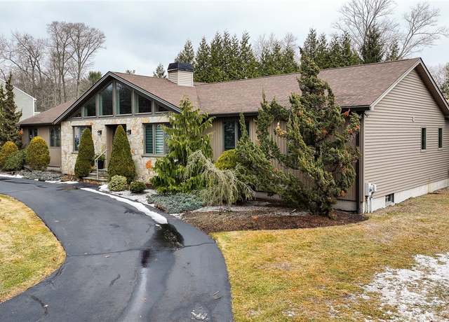 Property at 226 Angell Rd, Lincoln, RI 02865, 3 beds, 3.5 baths