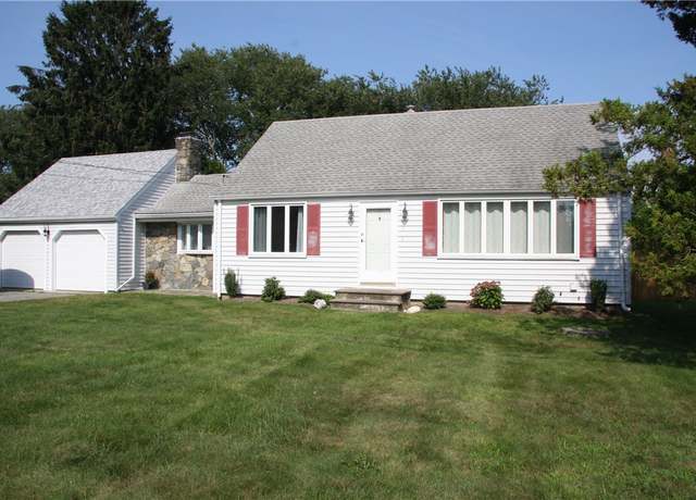 Property at 1 Bancroft Dr, Portsmouth, RI 02871, 2 beds, 1 bath