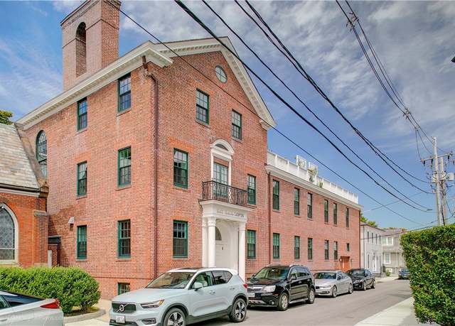 Property at 27 High St #5, Newport, RI 02840, 2 beds, 2.5 baths