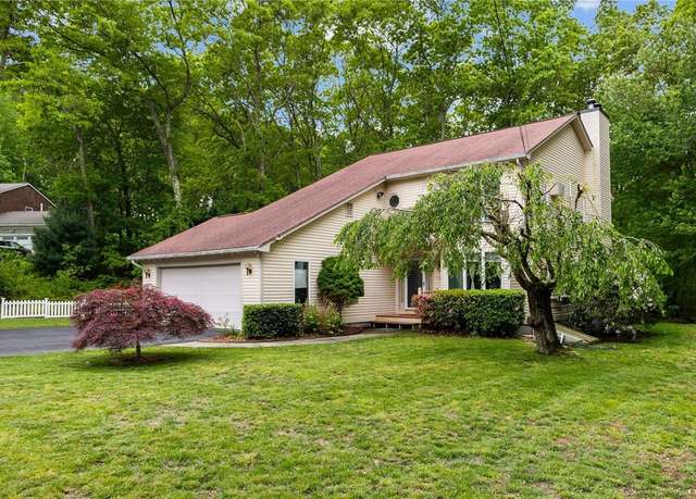 Property at 53 Morgan Ct, North Kingstown, RI 02852, 3 beds, 2.5 baths
