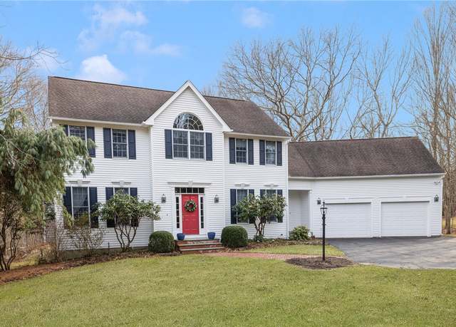 Property at 211 Woodridge Dr, North Kingstown, RI 02874, 4 beds, 2.5 baths