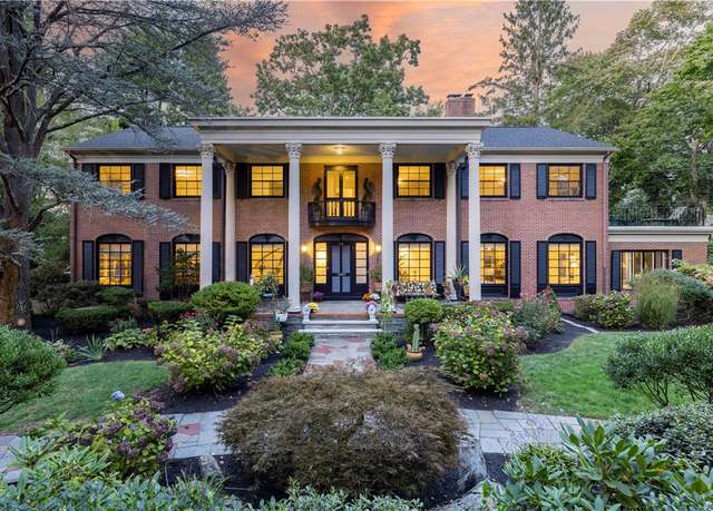 Property at 112 Tupelo Hill Dr, Cranston, RI 02920, 4 beds, 2.5 baths