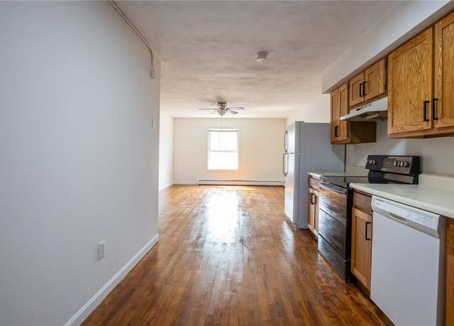 Property at 420 Woodward Rd #28, North Providence, RI 02904, 1 bed, 1 bath