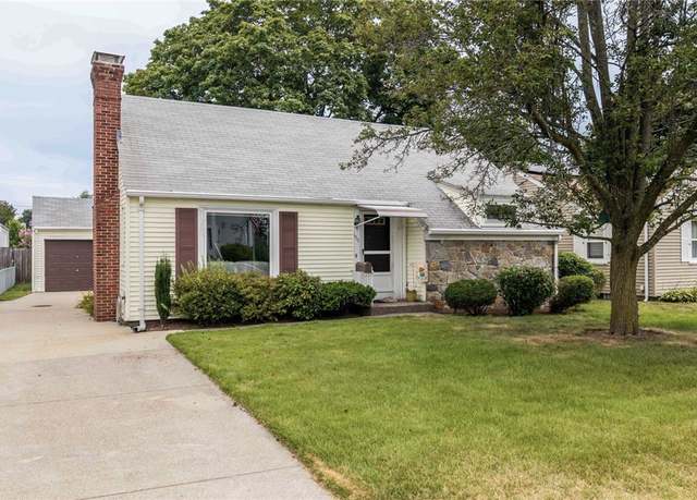 Property at 156 Whittier Rd, Pawtucket, RI 02861, 2 beds, 1 bath