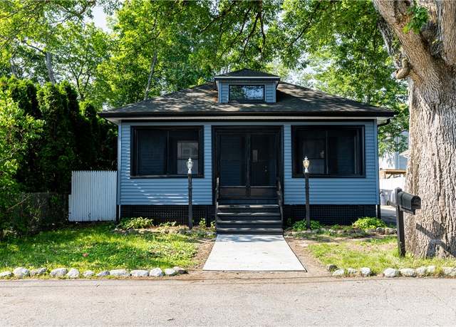 Property at 32 Sykes St, Warwick, RI 02886, 3 beds, 1 bath