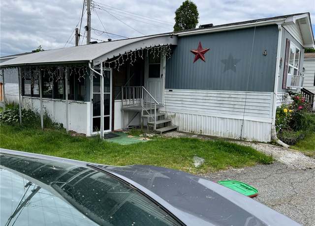 Property at 4 First St, Portsmouth, RI 02871, 2 beds, 1 bath
