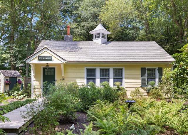 Property at 96 Steamboat St, Jamestown, RI 02835, 2 beds, 1 bath