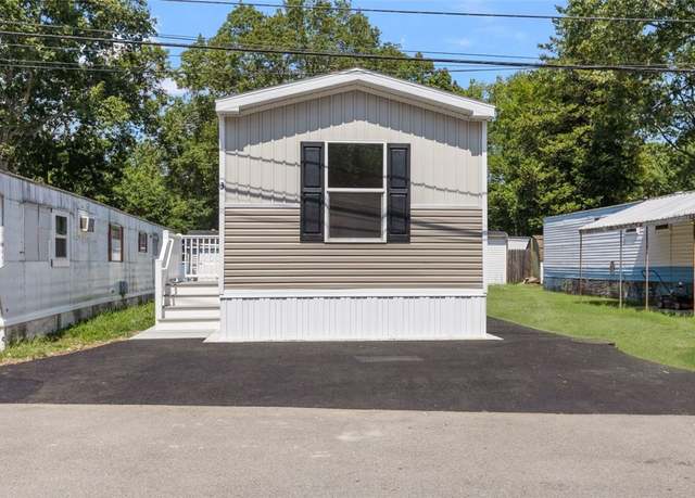 Property at 3 Foxtrot Dr, Charlestown, RI 02814, 2 beds, 1 bath