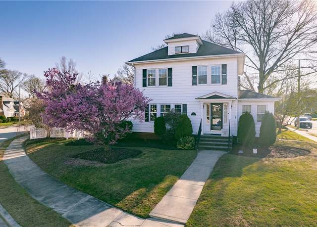 Property at 83 Lyndon Rd, Cranston, RI 02905, 3 beds, 1.5 baths