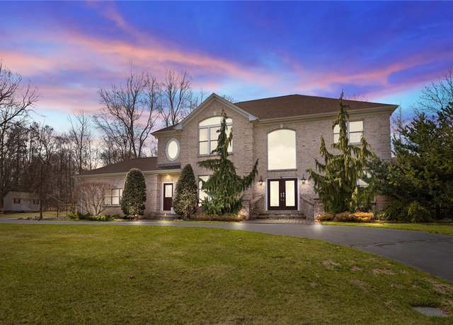 Property at 20 Fair Oaks Dr, Lincoln, RI 02865, 4 beds, 3.5 baths