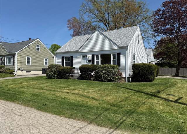 Property at 26 Yale Ave, East Providence, RI 02915, 3 beds, 1 bath