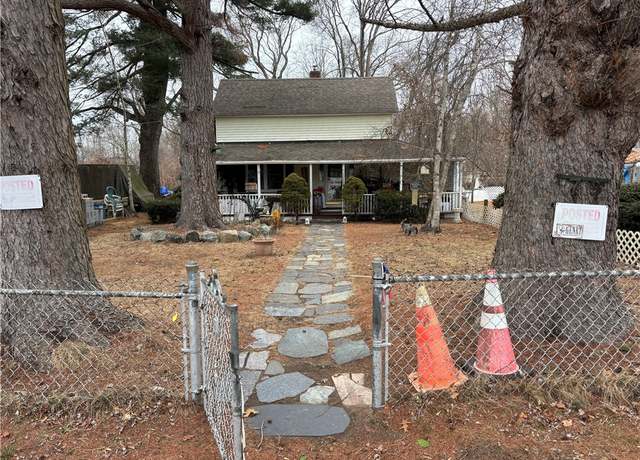 Property at 73 Eton Ave, Warwick, RI 02889, 3 beds, 1 bath